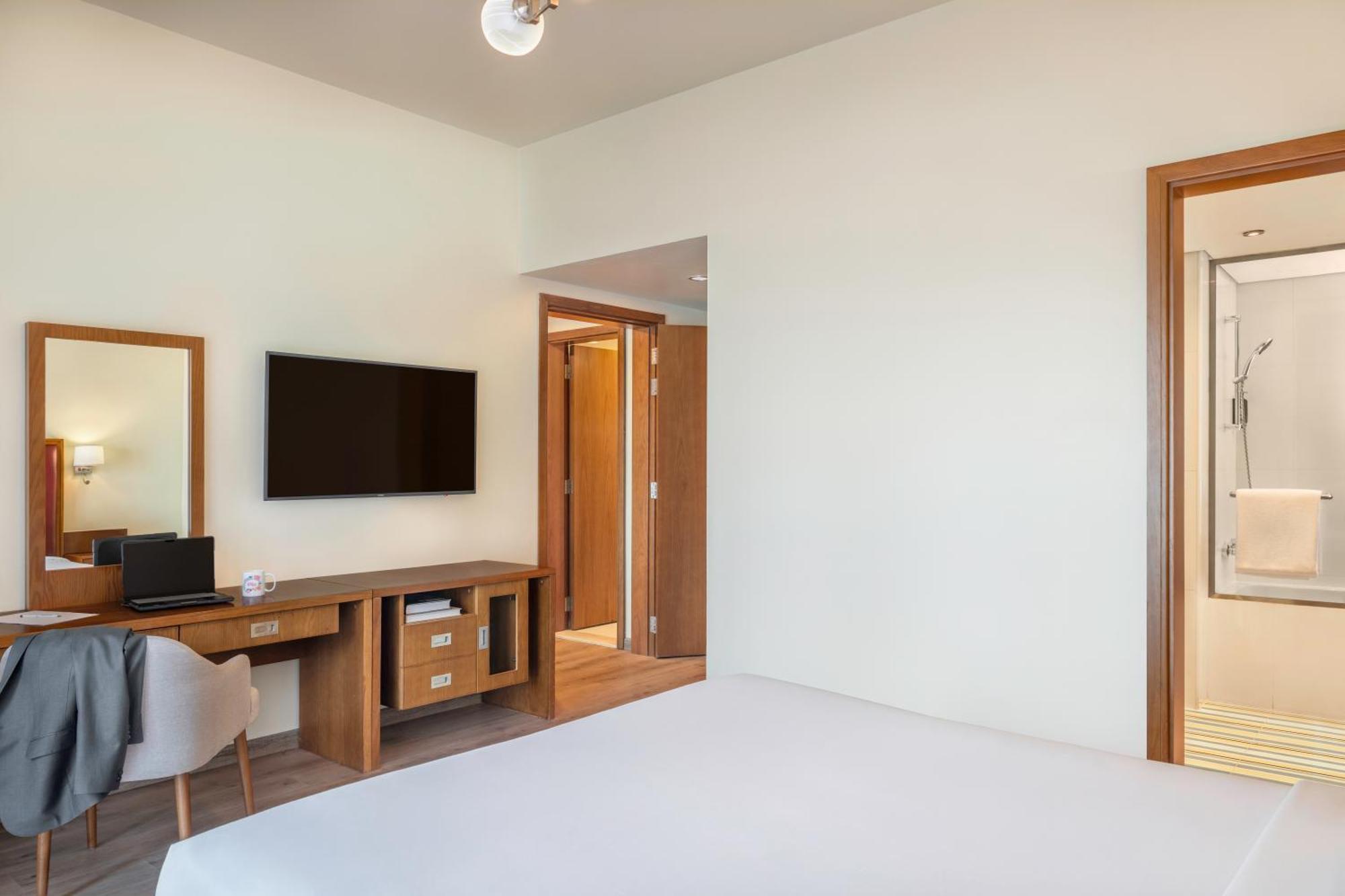 Aparthotel Adagio Fujairah Exterior photo